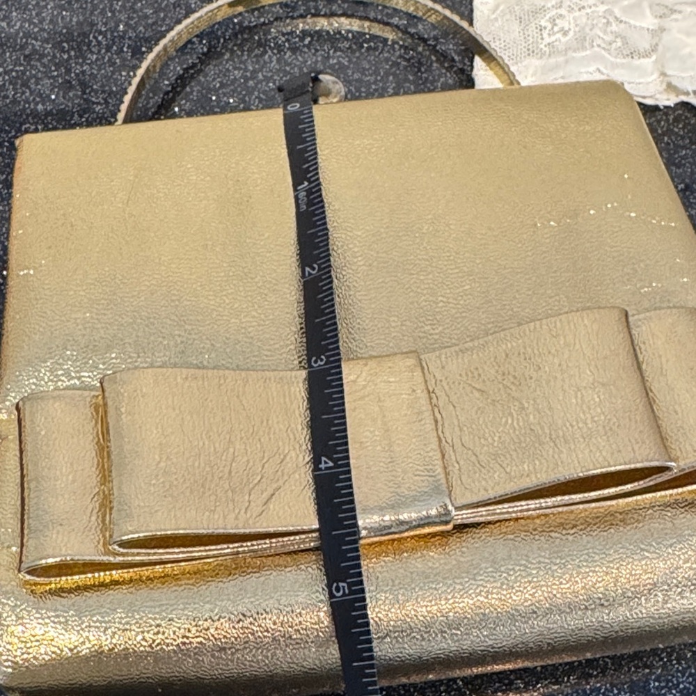 50s Elegant Gold Petite Handbag with Accessories - Picture 9 of 11